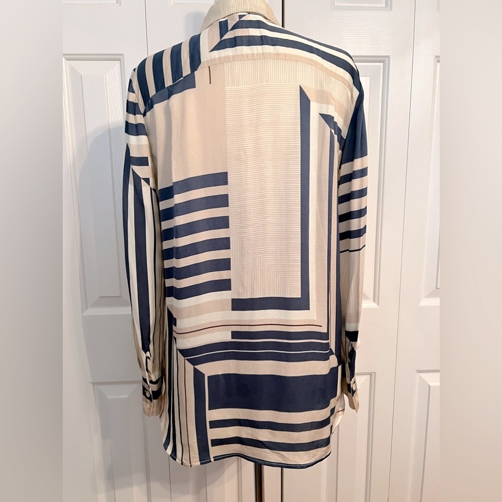 LAFAYETTE 148 NEW YORK Michelle Blue Cream Geometric Print Blouse Size Medium - Picture 9 of 10
